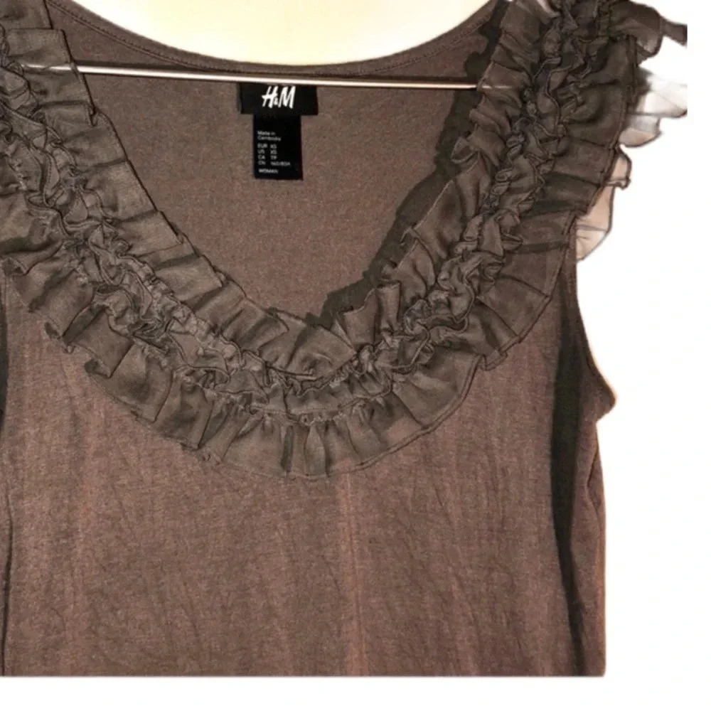 H&M EUC WOMENS TANK TOP SHIRT SUMMER SPRING CASUAL WOMEN SLEEVELESS SIZE XS